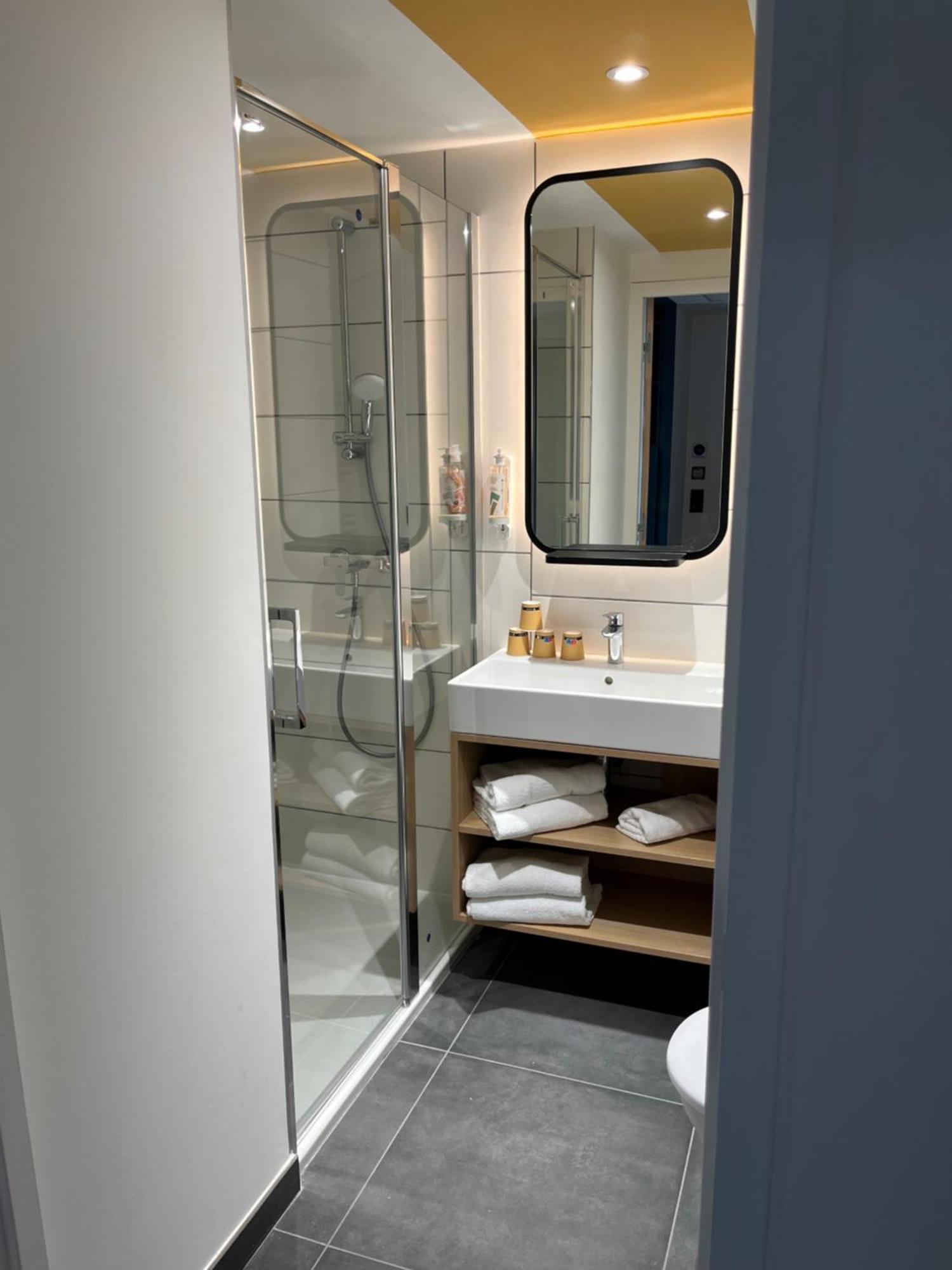 Aparthotel Adagio Access Porte De Camargue Saint-Martin-de-Crau Exterior photo