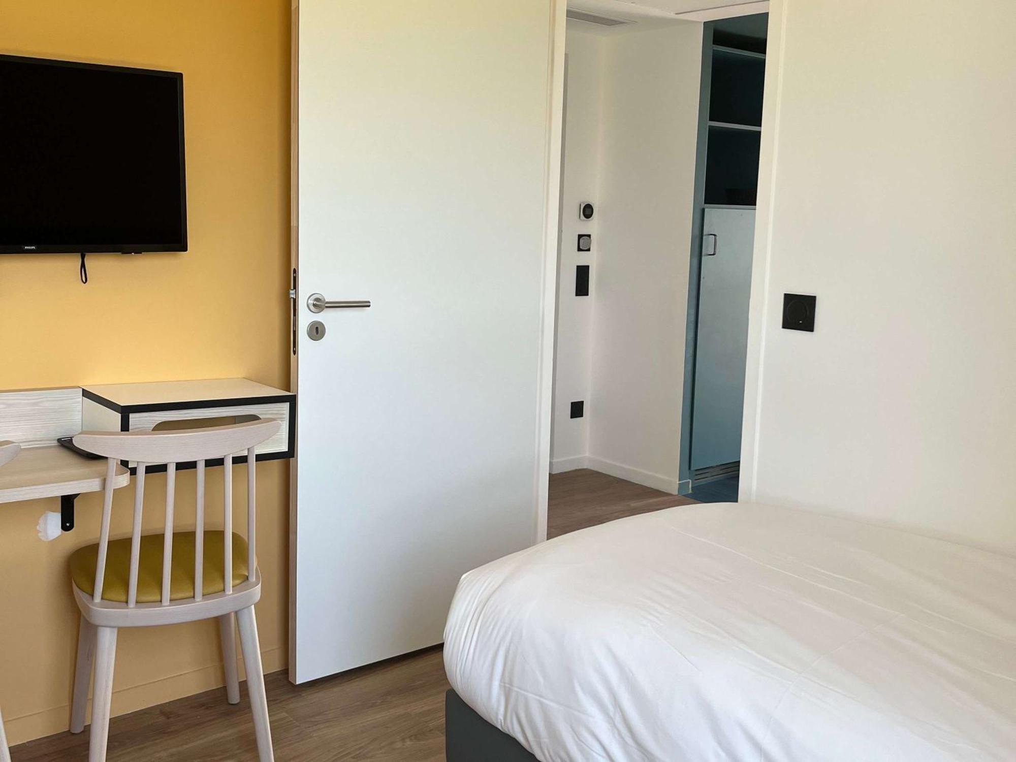 Aparthotel Adagio Access Porte De Camargue Saint-Martin-de-Crau Exterior photo