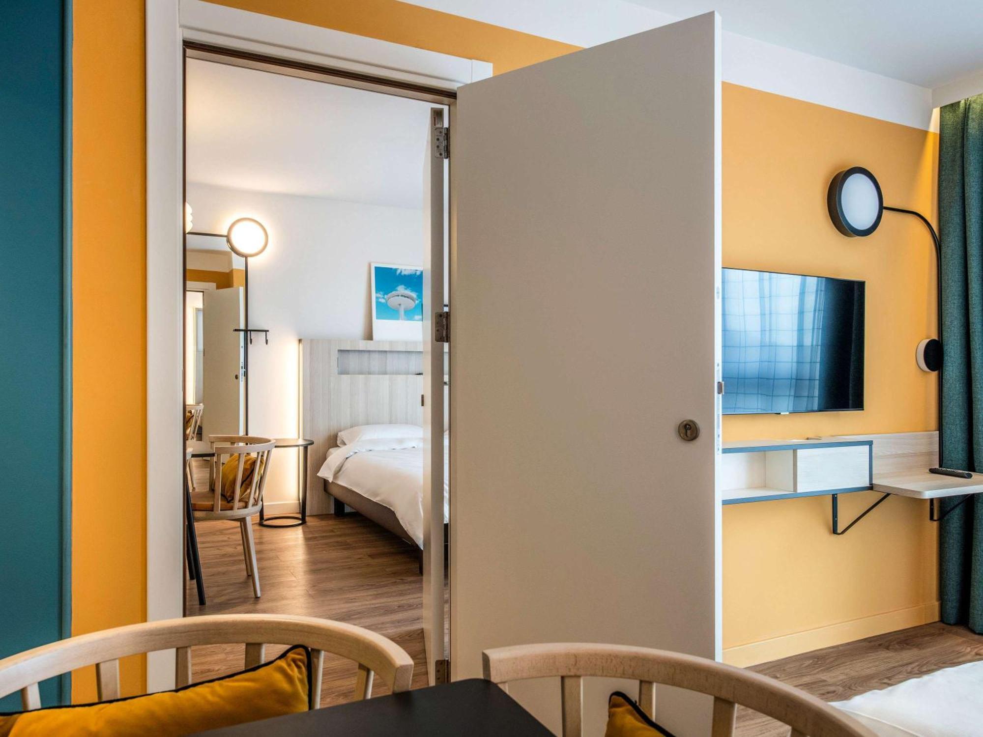 Aparthotel Adagio Access Porte De Camargue Saint-Martin-de-Crau Exterior photo
